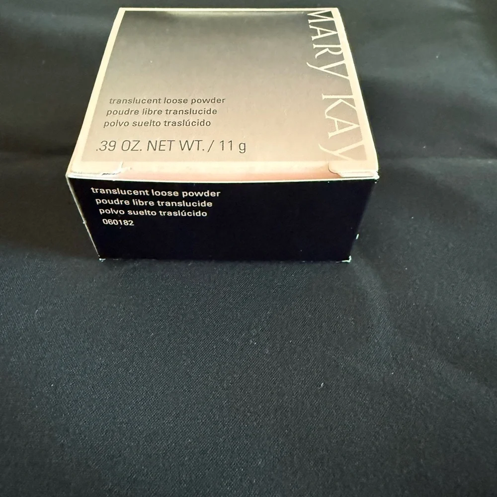 Mary Kay Translucent Loose Powder – Oil Control Setting Powder – New in Box